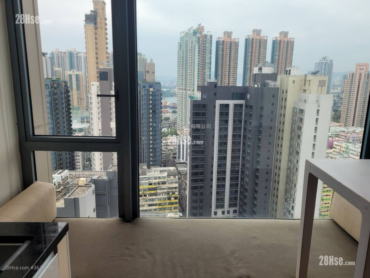 Park Summit Rental 1 Bedroom 354 ft² ( 32.9 m² ) Park Summit Rental 1 Bedroom 354 ft² ( 32.9 m² )