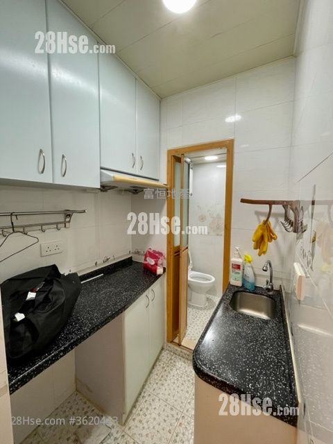 Whampoa Building Rental 2 Bedrooms , 1 Bathroom 286 ft² ( 26.6 m² ) Whampoa Building Rental 2 Bedrooms , 1 Bathroom 286 ft² ( 26.6 m² )