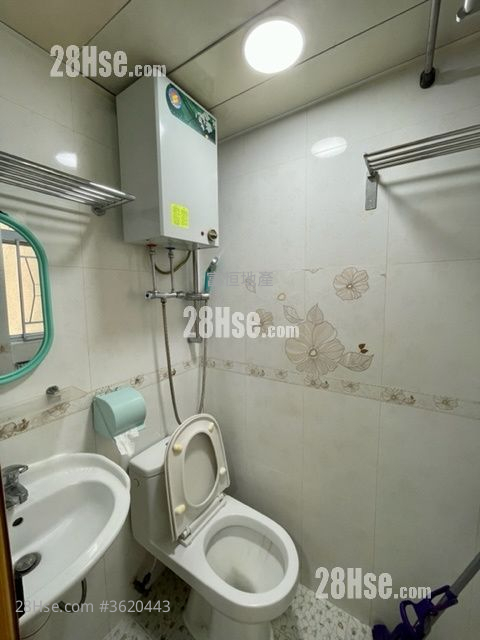 Whampoa Building Rental 2 Bedrooms , 1 Bathroom 286 ft² ( 26.6 m² ) Whampoa Building Rental 2 Bedrooms , 1 Bathroom 286 ft² ( 26.6 m² )