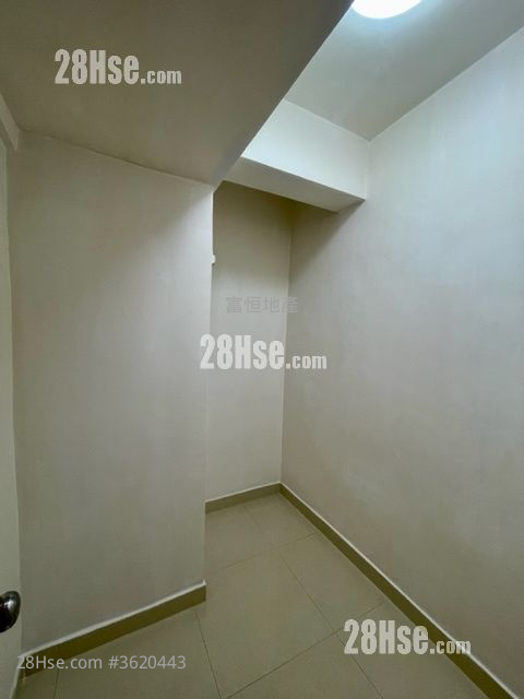 Whampoa Building Rental 2 Bedrooms , 1 Bathroom 286 ft² ( 26.6 m² ) Whampoa Building Rental 2 Bedrooms , 1 Bathroom 286 ft² ( 26.6 m² )