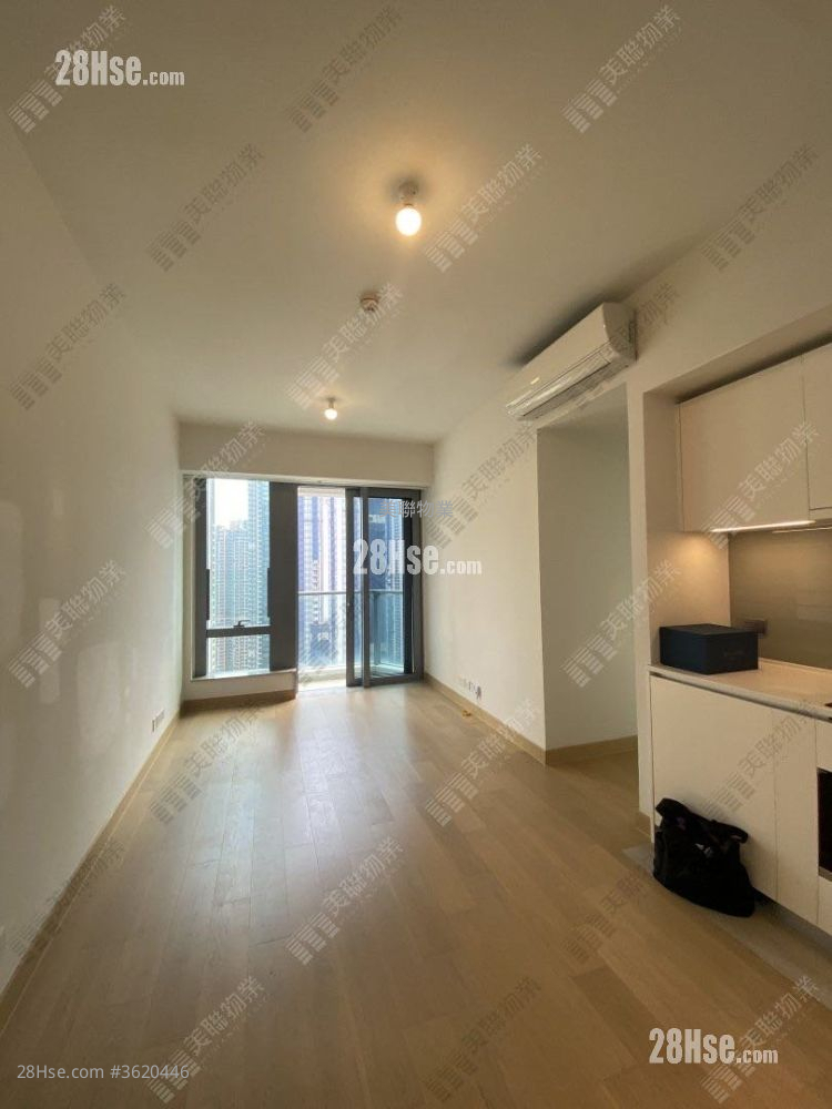 Malibu Sell 2 Bedrooms 595 ft² ( 55.3 m² ) Malibu Sell 2 Bedrooms 595 ft² ( 55.3 m² )