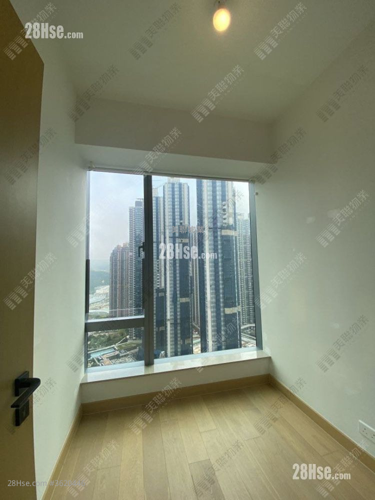 Malibu Sell 2 Bedrooms 595 ft² ( 55.3 m² ) Malibu Sell 2 Bedrooms 595 ft² ( 55.3 m² )