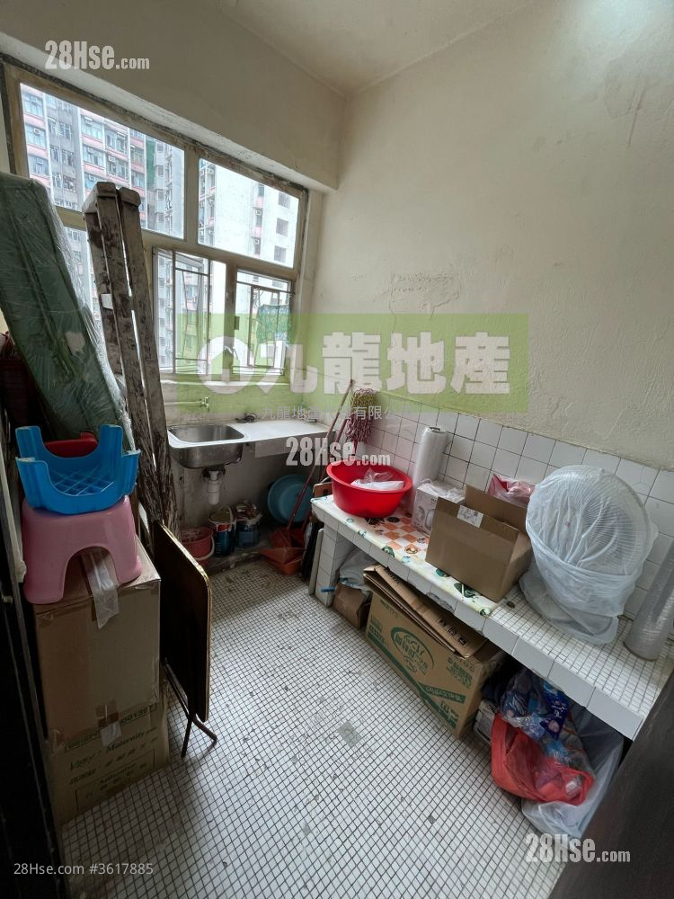 South Ocean Building Sell 2 Bedrooms , 1 Bathroom 371 ft² ( 34.5 m² ) South Ocean Building Sell 2 Bedrooms , 1 Bathroom 371 ft² ( 34.5 m² )