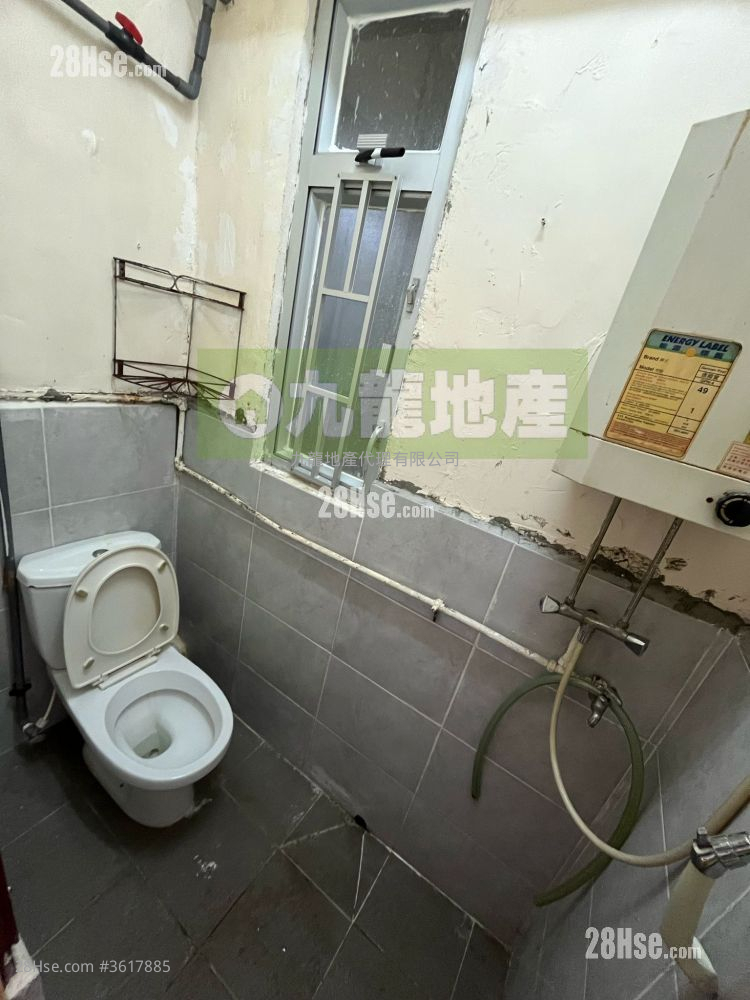 South Ocean Building Sell 2 Bedrooms , 1 Bathroom 371 ft² ( 34.5 m² ) South Ocean Building Sell 2 Bedrooms , 1 Bathroom 371 ft² ( 34.5 m² )