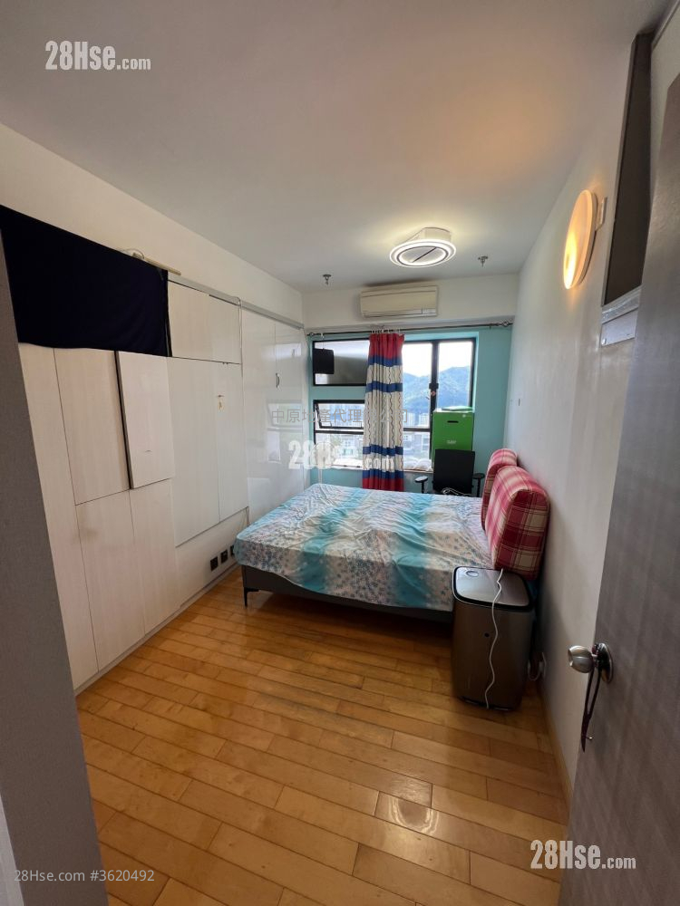 Greenwood Terrace Sell 3 Bedrooms , 3 Bathrooms 1,143 ft² ( 106.2 m² ) Greenwood Terrace Sell 3 Bedrooms , 3 Bathrooms 1,143 ft² ( 106.2 m² )