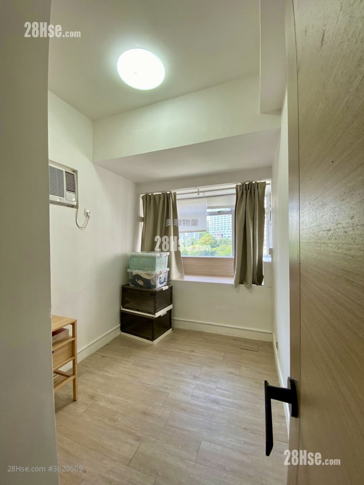 Tsuen King Garden Sell 2 Bedrooms , 1 Bathroom 362 ft² ( 33.6 m² ) Tsuen King Garden Sell 2 Bedrooms , 1 Bathroom 362 ft² ( 33.6 m² )