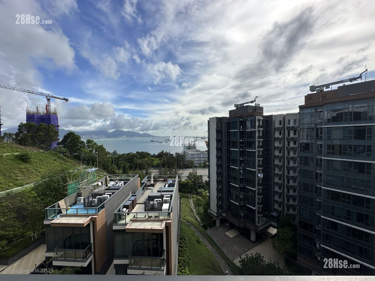 The Bloomsway Rental 1,469 ft² ( 136.5 m² ) The Bloomsway Rental 1,469 ft² ( 136.5 m² )