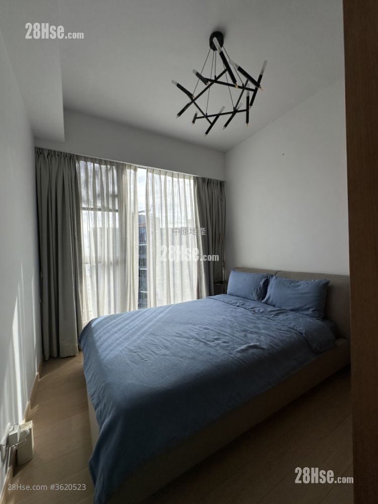 The Bloomsway Rental 1,469 ft² ( 136.5 m² ) The Bloomsway Rental 1,469 ft² ( 136.5 m² )