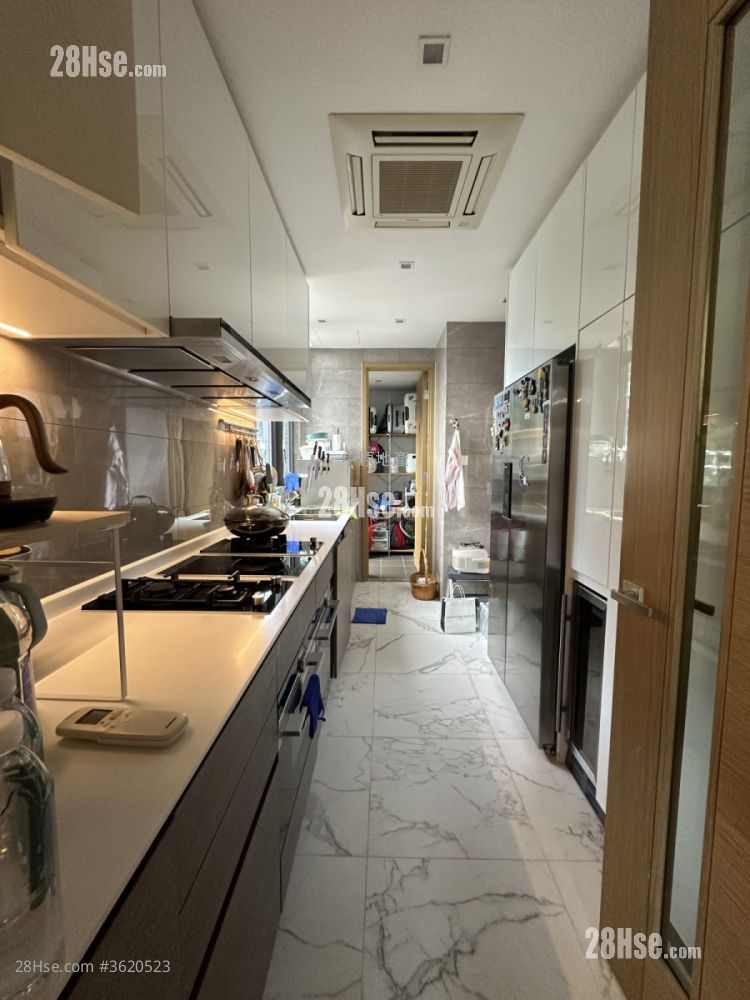 The Bloomsway Rental 1,469 ft² ( 136.5 m² ) The Bloomsway Rental 1,469 ft² ( 136.5 m² )