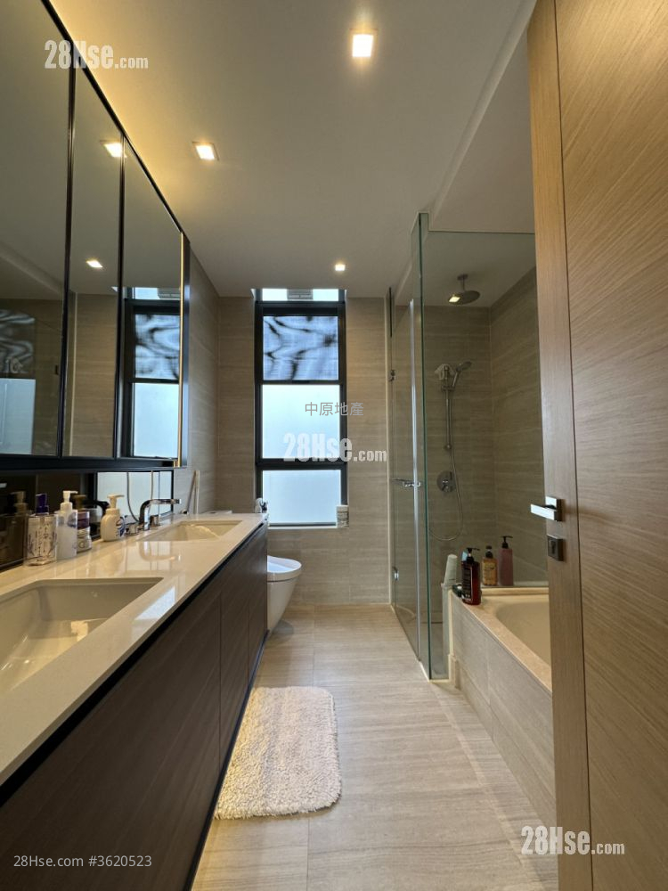 The Bloomsway Rental 1,469 ft² ( 136.5 m² ) The Bloomsway Rental 1,469 ft² ( 136.5 m² )