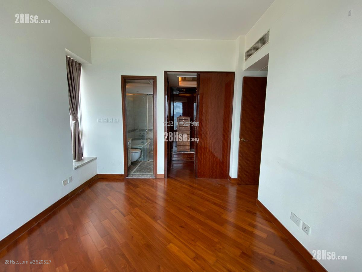 The Coronation Rental 4 Bedrooms , 2 Bathrooms 1,132 ft² ( 105.2 m² ) The Coronation Rental 4 Bedrooms , 2 Bathrooms 1,132 ft² ( 105.2 m² )