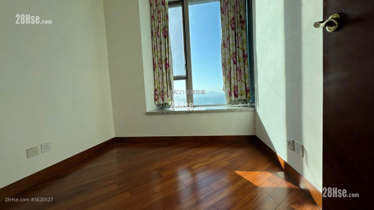The Coronation Rental 4 Bedrooms , 2 Bathrooms 1,132 ft² ( 105.2 m² ) The Coronation Rental 4 Bedrooms , 2 Bathrooms 1,132 ft² ( 105.2 m² )