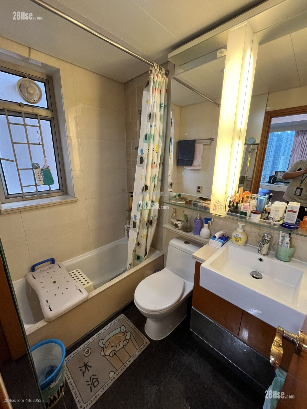 Vision City Sell 3 Bedrooms , 2 Bathrooms 742 ft² ( 68.9 m² ) Vision City Sell 3 Bedrooms , 2 Bathrooms 742 ft² ( 68.9 m² )