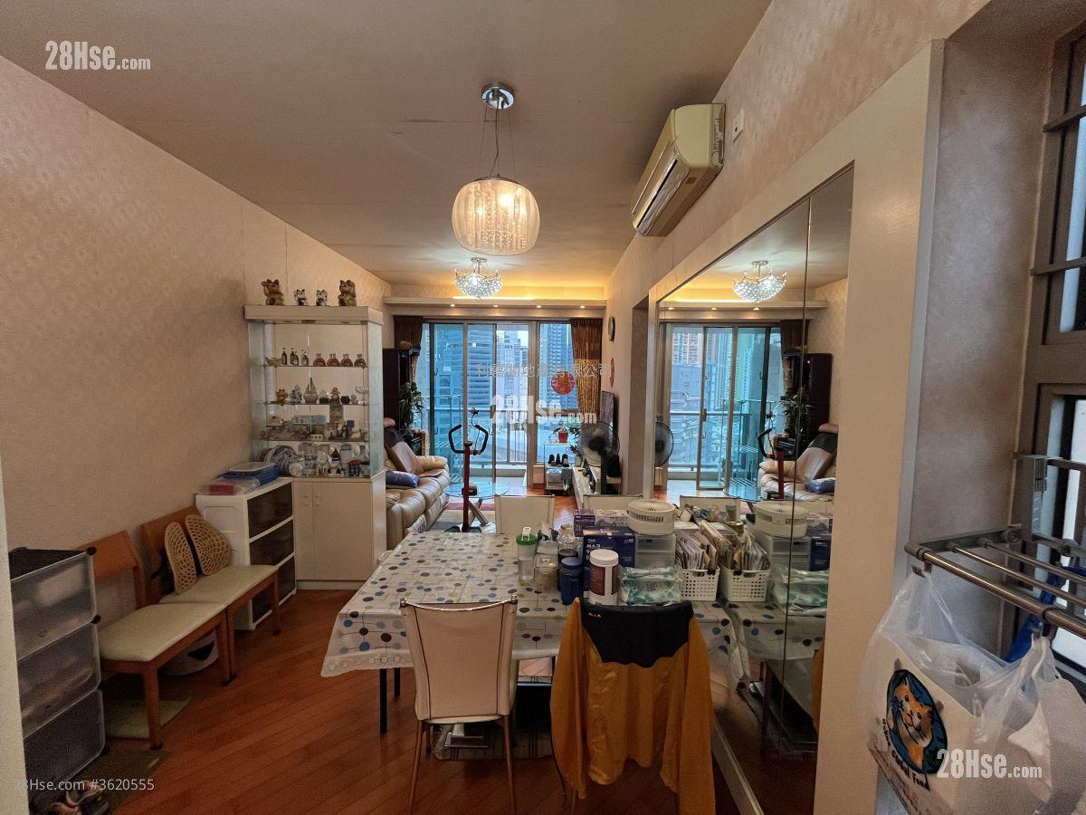 Vision City Sell 3 Bedrooms , 2 Bathrooms 742 ft² ( 68.9 m² ) Vision City Sell 3 Bedrooms , 2 Bathrooms 742 ft² ( 68.9 m² )