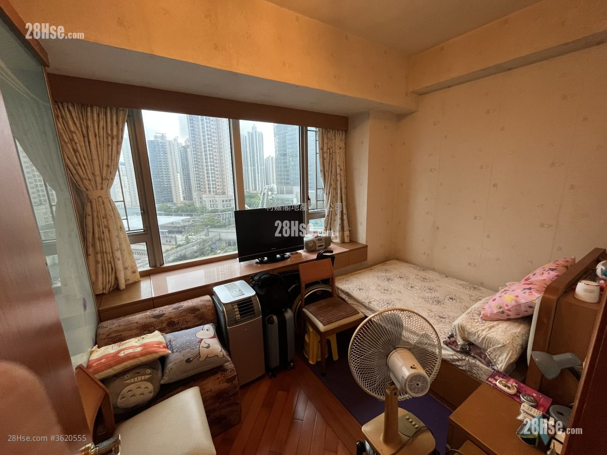 Vision City Sell 3 Bedrooms , 2 Bathrooms 742 ft² ( 68.9 m² ) Vision City Sell 3 Bedrooms , 2 Bathrooms 742 ft² ( 68.9 m² )