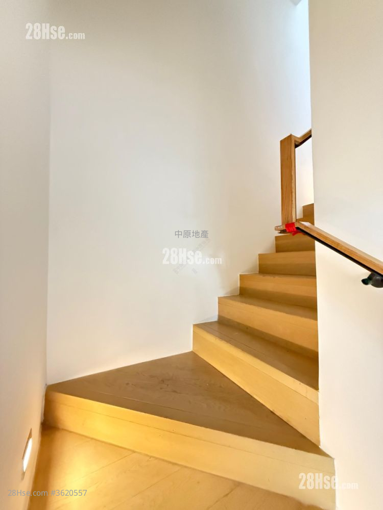 The Bloomsway Rental 1,234 ft² ( 114.6 m² ) The Bloomsway Rental 1,234 ft² ( 114.6 m² )