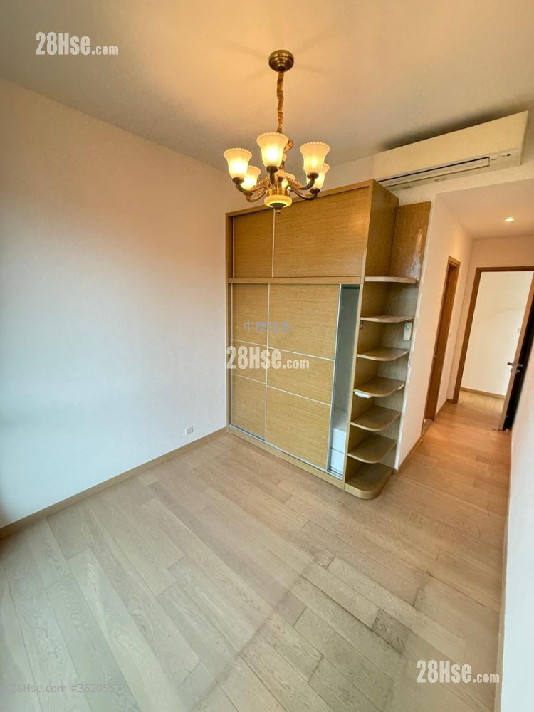 The Bloomsway Rental 1,234 ft² ( 114.6 m² ) The Bloomsway Rental 1,234 ft² ( 114.6 m² )