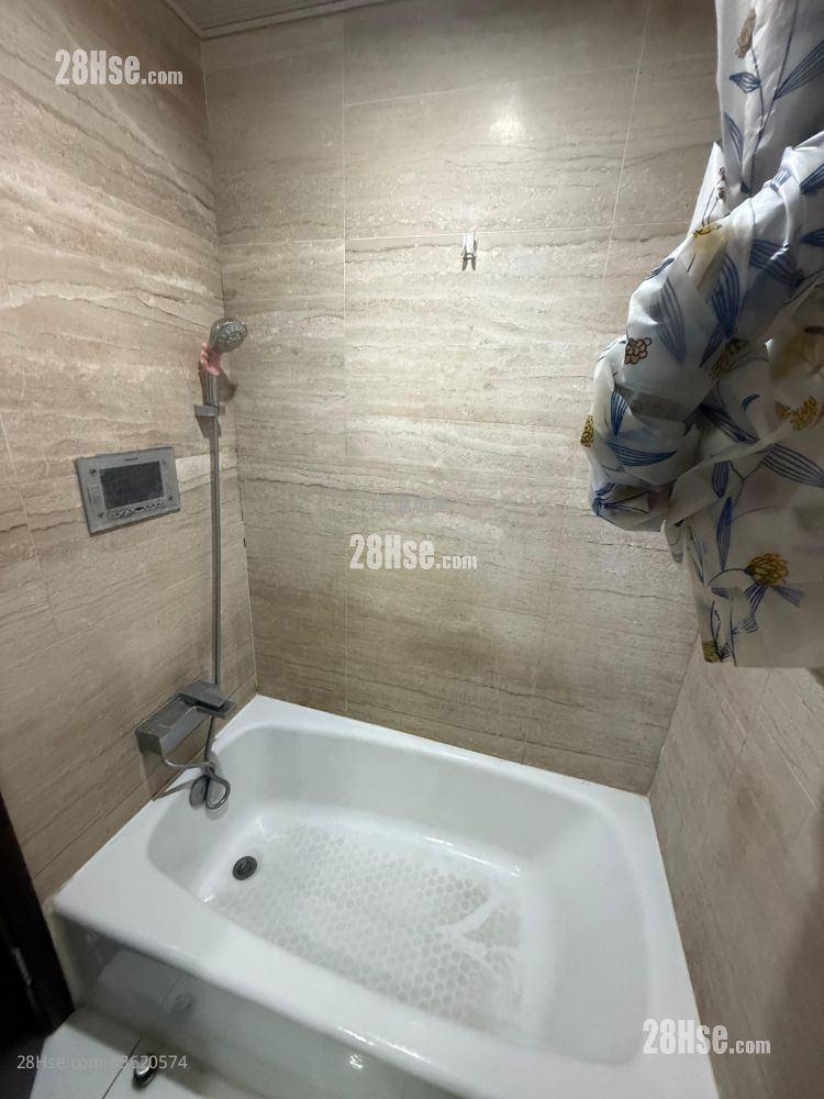 Grand Waterfront Rental 2 Bedrooms , 1 Bathroom 385 ft² ( 35.8 m² ) Grand Waterfront Rental 2 Bedrooms , 1 Bathroom 385 ft² ( 35.8 m² )
