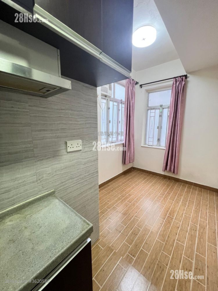 Chinese Mansion Rental Studio , 1 Bathroom 100 ft² ( 9.3 m² ) Chinese Mansion Rental Studio , 1 Bathroom 100 ft² ( 9.3 m² )