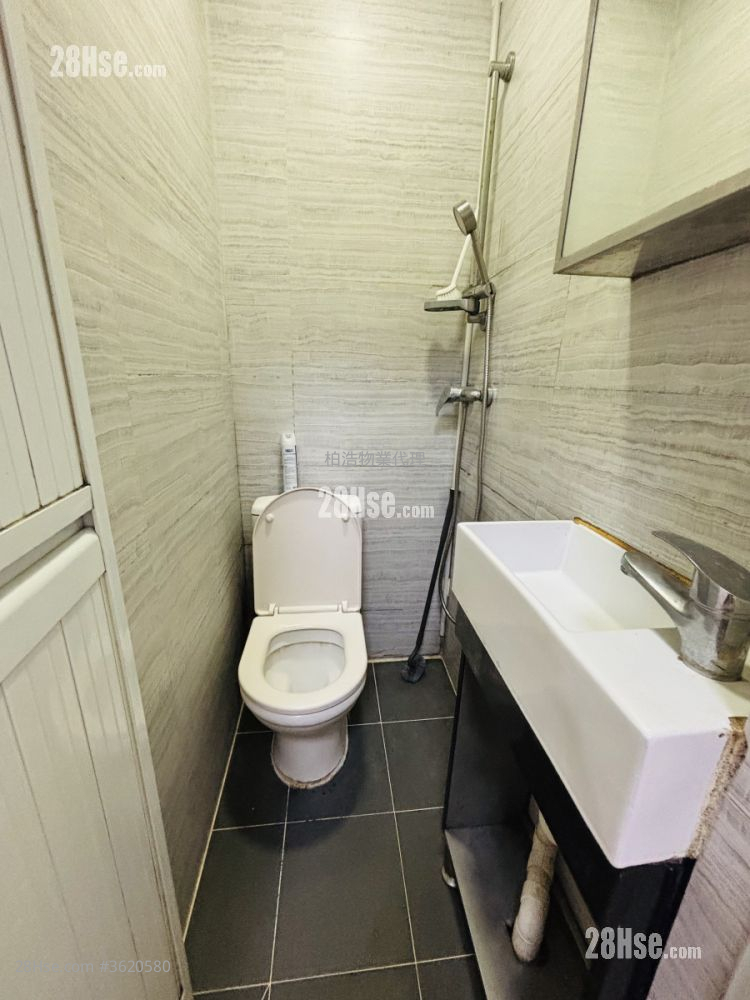 Chinese Mansion Rental Studio , 1 Bathroom 100 ft² ( 9.3 m² ) Chinese Mansion Rental Studio , 1 Bathroom 100 ft² ( 9.3 m² )