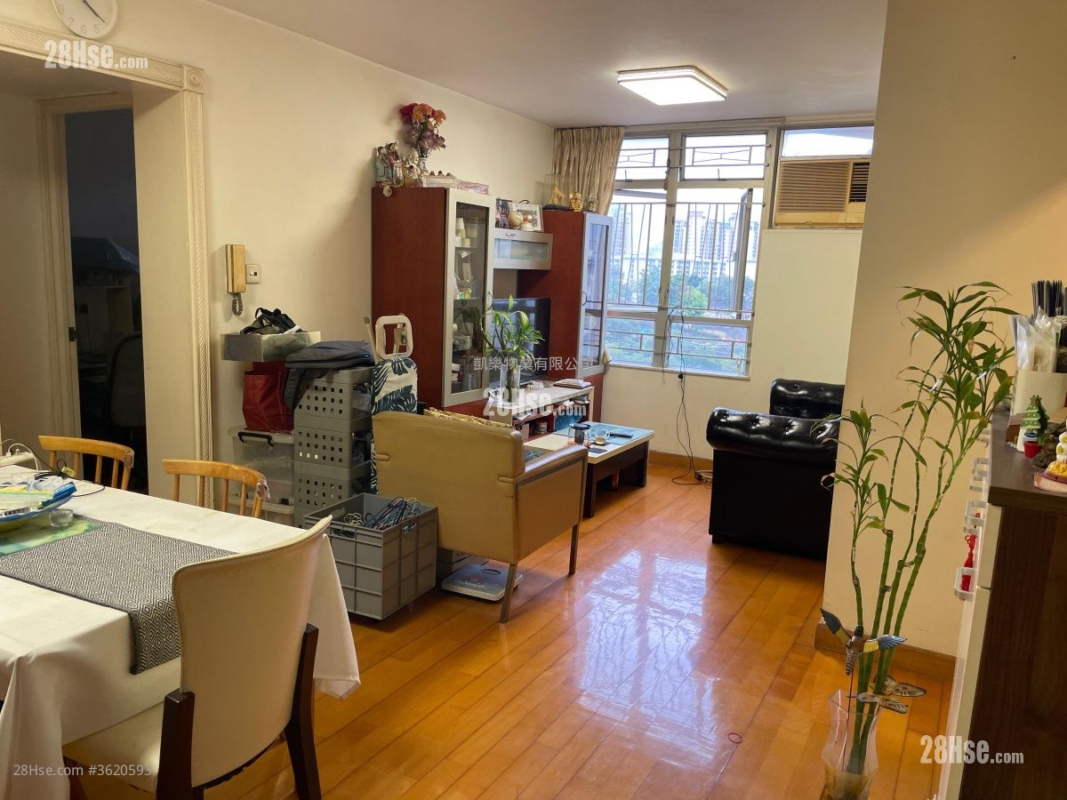 冠熹苑 售盘 3 房 , 1 浴室 601 平方尺 ( 55.8 平方米 )