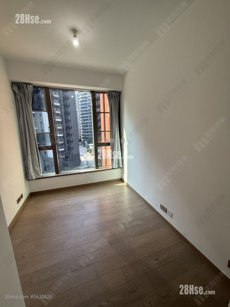 Centra Horizon Rental Studio , 1 Bathroom 243 ft² ( 22.6 m² ) Centra Horizon Rental Studio , 1 Bathroom 243 ft² ( 22.6 m² )