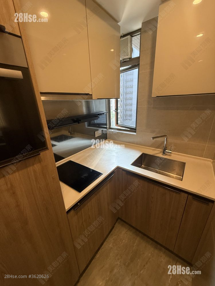 Centra Horizon Rental Studio , 1 Bathroom 243 ft² ( 22.6 m² ) Centra Horizon Rental Studio , 1 Bathroom 243 ft² ( 22.6 m² )