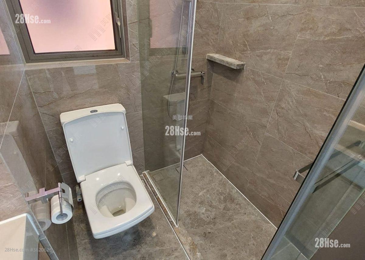 Centra Horizon Rental Studio , 1 Bathroom 243 ft² ( 22.6 m² ) Centra Horizon Rental Studio , 1 Bathroom 243 ft² ( 22.6 m² )