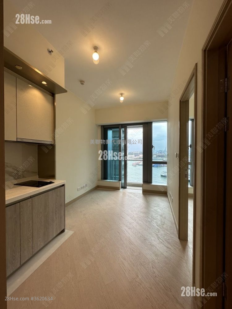 Grand Victoria Rental 315 ft² ( 29.3 m² ) Grand Victoria Rental 315 ft² ( 29.3 m² )