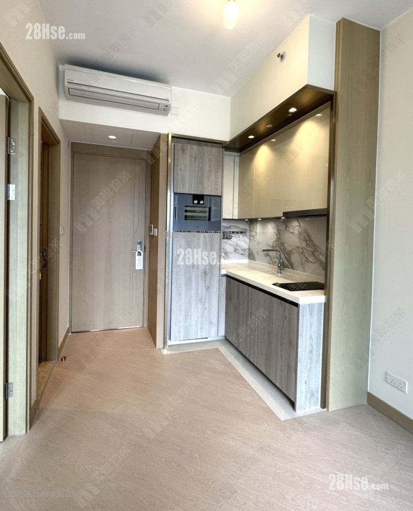 Grand Victoria Rental 315 ft² ( 29.3 m² ) Grand Victoria Rental 315 ft² ( 29.3 m² )