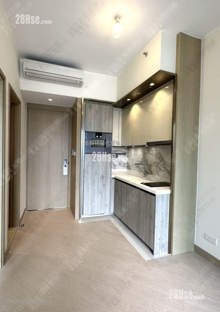 Grand Victoria Rental 315 ft² ( 29.3 m² ) Grand Victoria Rental 315 ft² ( 29.3 m² )