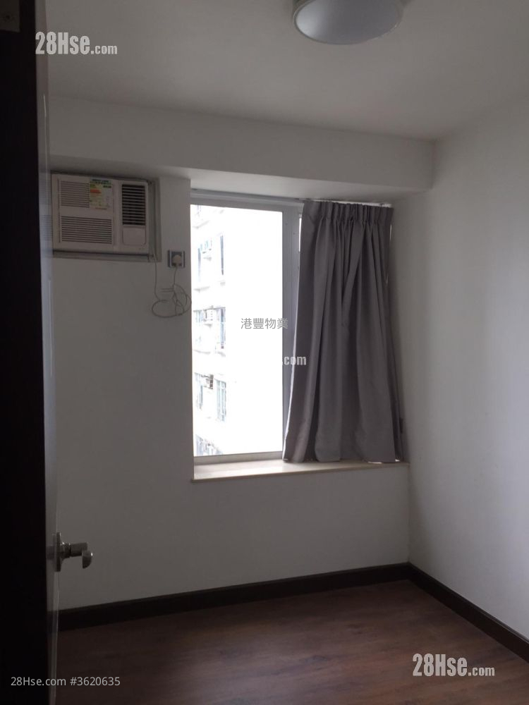 City Garden Sell 3 Bedrooms , 2 Bathrooms 792 ft² ( 73.6 m² ) City Garden Sell 3 Bedrooms , 2 Bathrooms 792 ft² ( 73.6 m² )