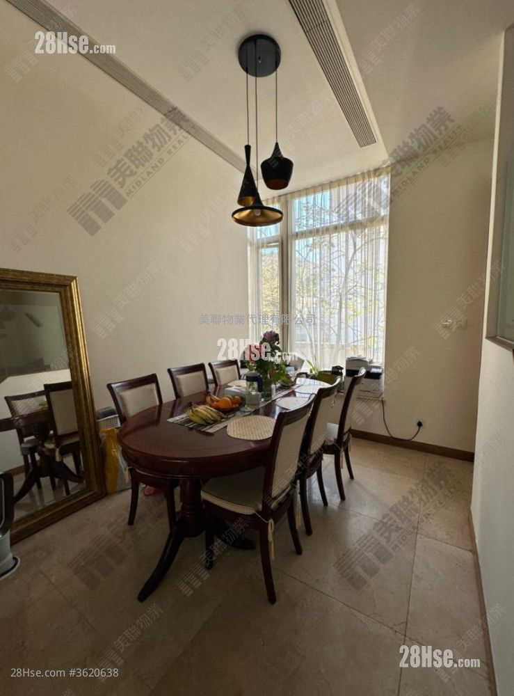 The Green Sell 3 Bedrooms 1,315 ft² ( 122.2 m² ) The Green Sell 3 Bedrooms 1,315 ft² ( 122.2 m² )