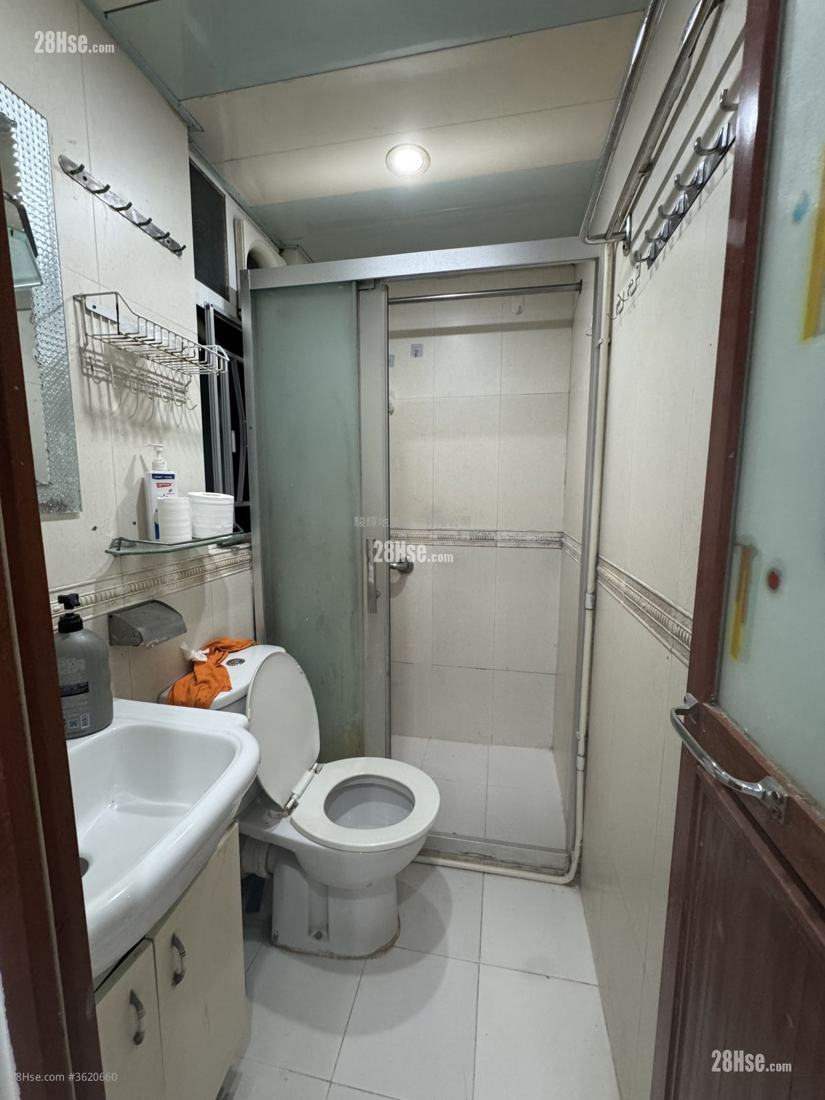 Kam Wah Building Rental 2 Bedrooms 414 ft² ( 38.5 m² ) Kam Wah Building Rental 2 Bedrooms 414 ft² ( 38.5 m² )
