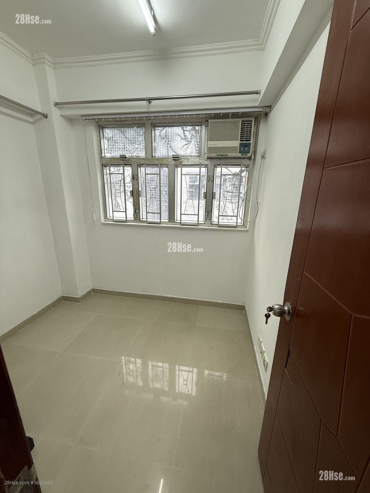 Kam Wah Building Rental 3 Bedrooms , 1 Bathroom 414 ft² ( 38.5 m² ) Kam Wah Building Rental 3 Bedrooms , 1 Bathroom 414 ft² ( 38.5 m² )