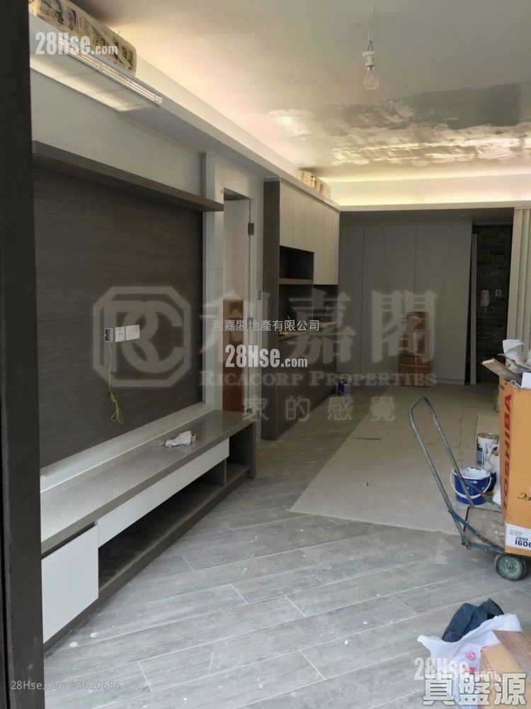 The Visionary Rental 3 Bedrooms , 2 Bathrooms 1,159 ft² ( 107.7 m² ) The Visionary Rental 3 Bedrooms , 2 Bathrooms 1,159 ft² ( 107.7 m² )