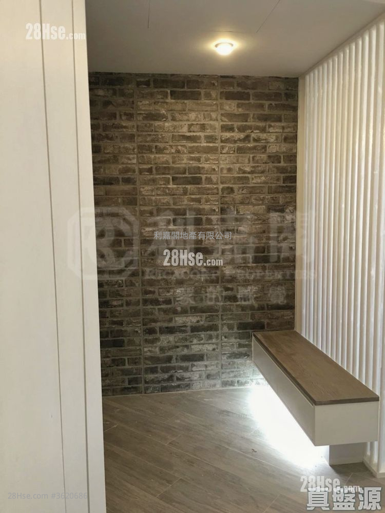 The Visionary Rental 3 Bedrooms , 2 Bathrooms 1,159 ft² ( 107.7 m² ) The Visionary Rental 3 Bedrooms , 2 Bathrooms 1,159 ft² ( 107.7 m² )