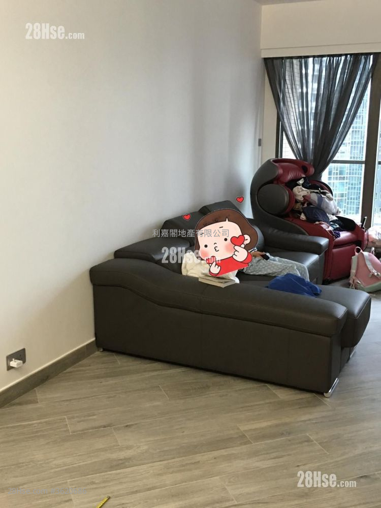 The Visionary Rental 3 Bedrooms , 2 Bathrooms 1,159 ft² ( 107.7 m² ) The Visionary Rental 3 Bedrooms , 2 Bathrooms 1,159 ft² ( 107.7 m² )