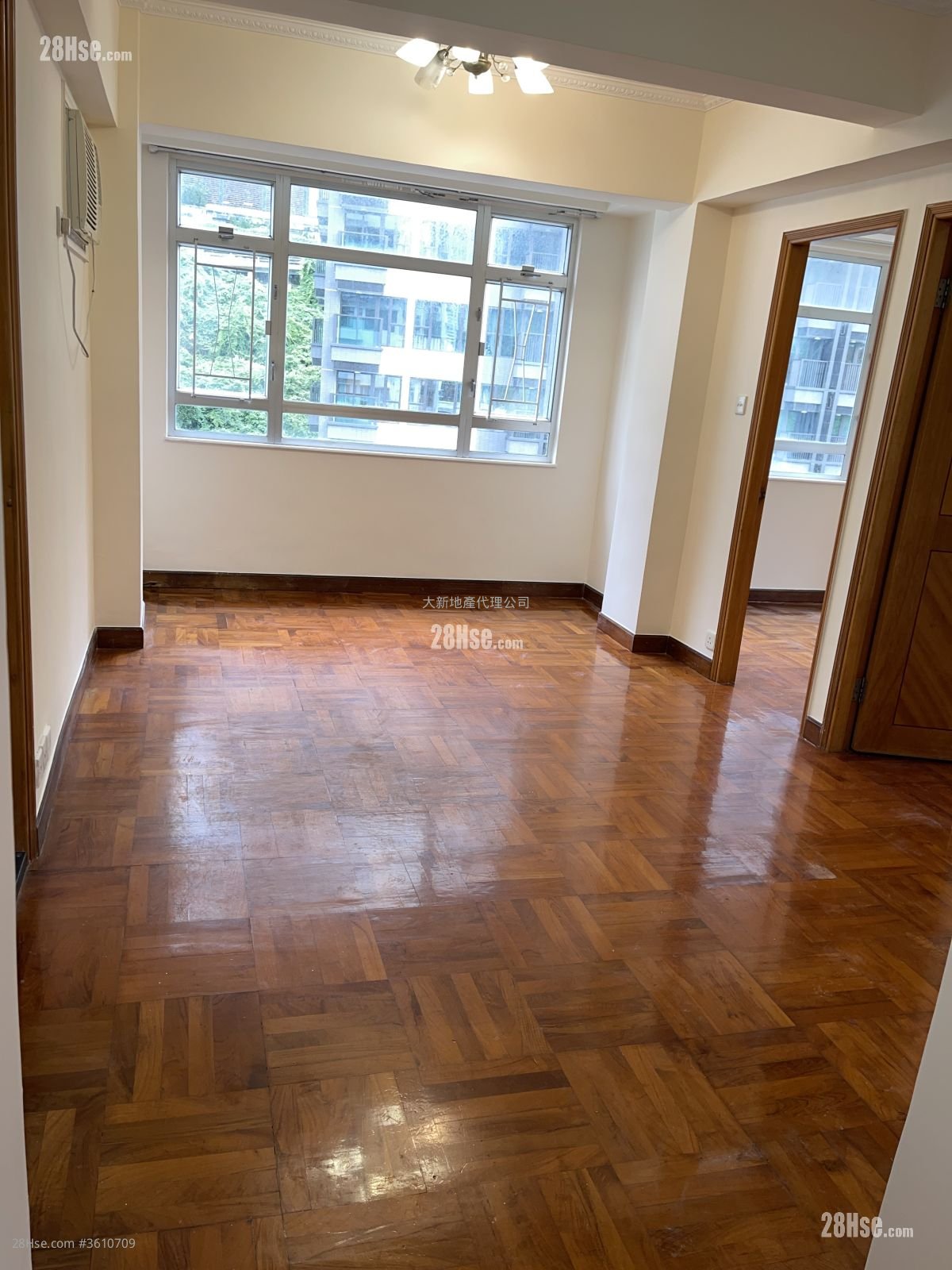 Amigo Mansion Rental 2 Bedrooms , 1 Bathroom 455 ft² ( 42.3 m² )