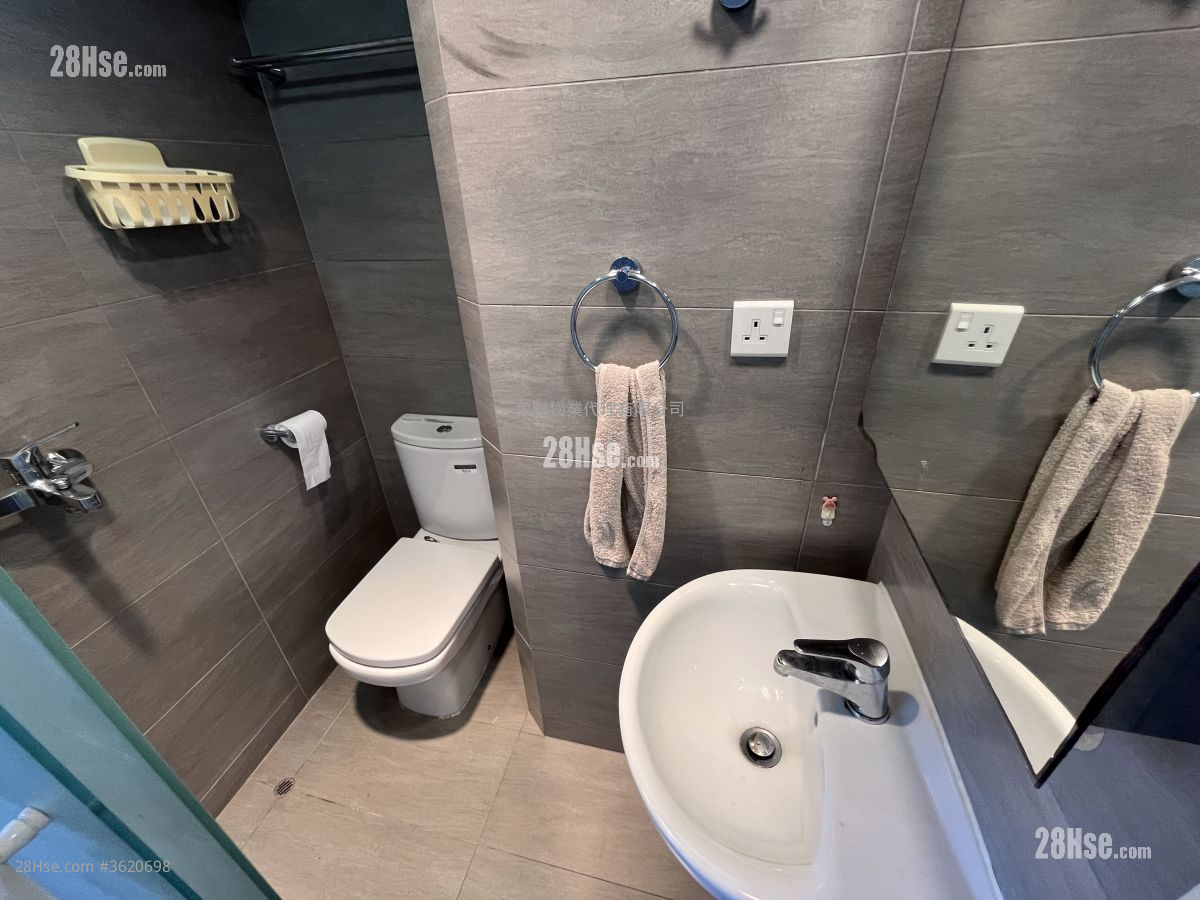 爱华阁 售盘 3 房 , 2 浴室 812 平方尺 ( 75.4 平方米 ) 爱华阁 售盘 3 房 , 2 浴室 812 平方尺 ( 75.4 平方米 )