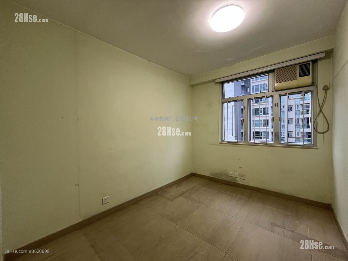 爱华阁 售盘 3 房 , 2 浴室 812 平方尺 ( 75.4 平方米 ) 爱华阁 售盘 3 房 , 2 浴室 812 平方尺 ( 75.4 平方米 )