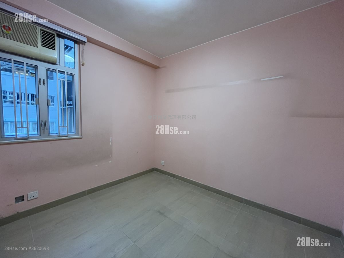 爱华阁 售盘 3 房 , 2 浴室 812 平方尺 ( 75.4 平方米 ) 爱华阁 售盘 3 房 , 2 浴室 812 平方尺 ( 75.4 平方米 )