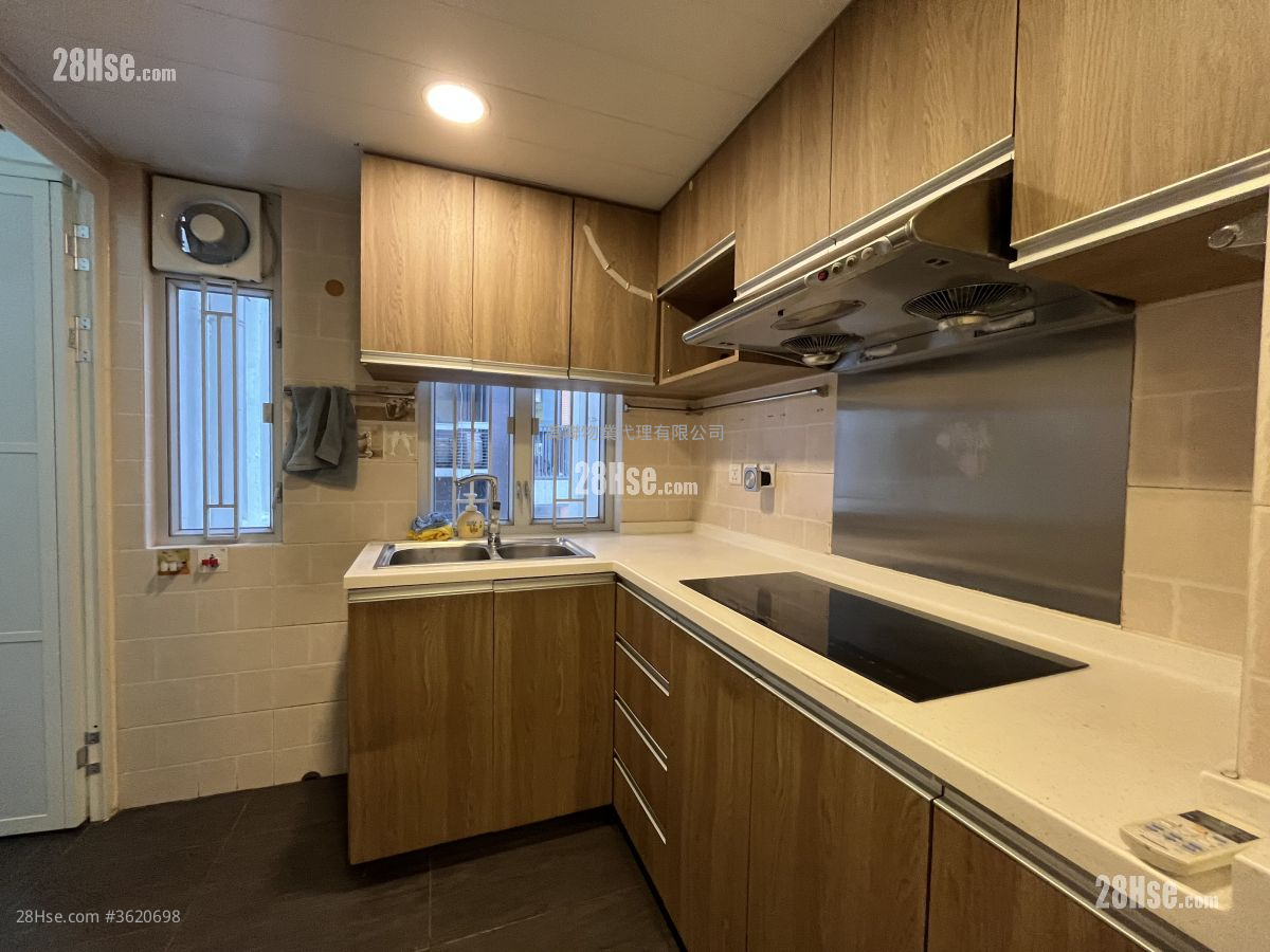 爱华阁 售盘 3 房 , 2 浴室 812 平方尺 ( 75.4 平方米 ) 爱华阁 售盘 3 房 , 2 浴室 812 平方尺 ( 75.4 平方米 )