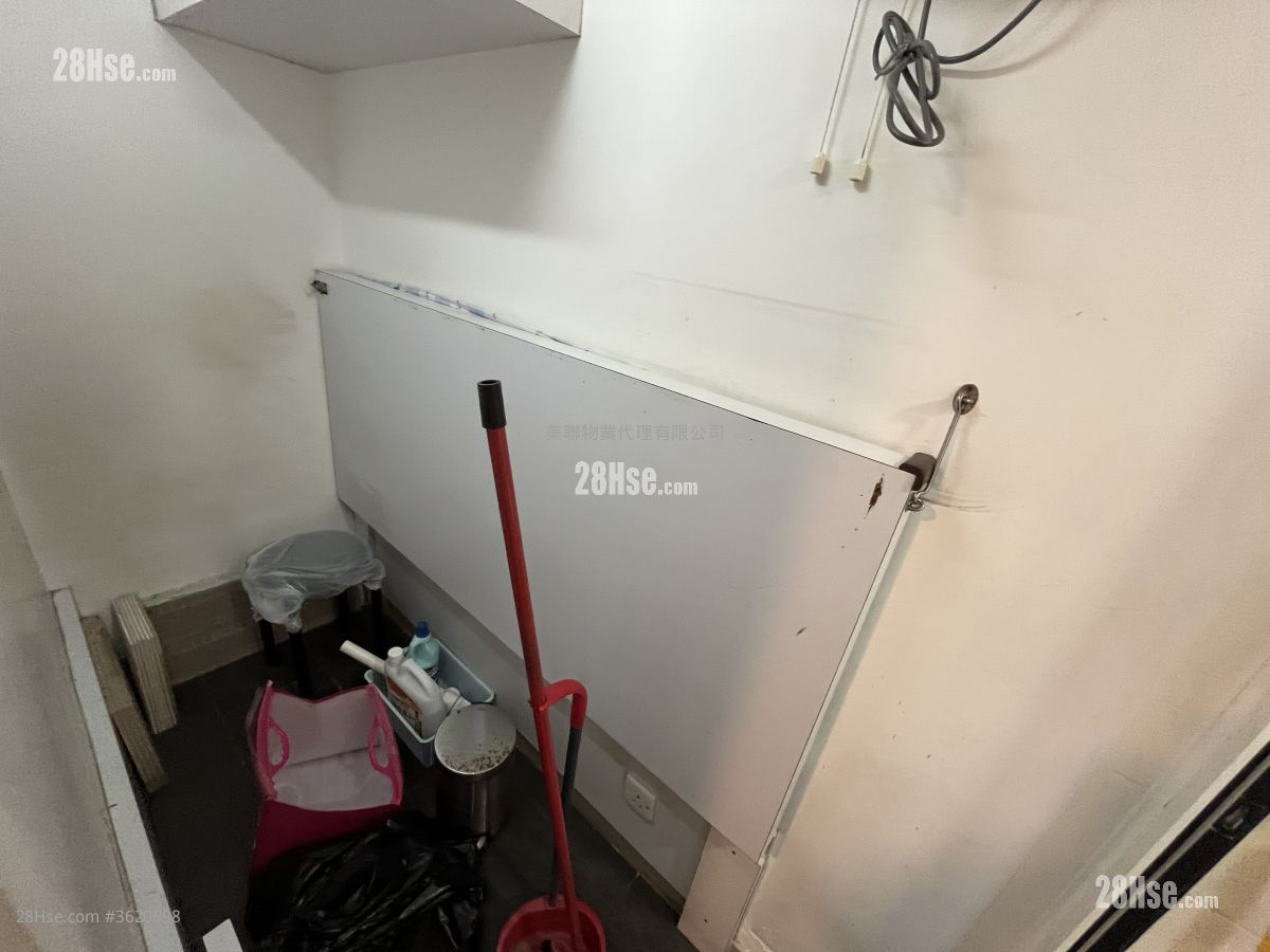 爱华阁 售盘 3 房 , 2 浴室 812 平方尺 ( 75.4 平方米 ) 爱华阁 售盘 3 房 , 2 浴室 812 平方尺 ( 75.4 平方米 )