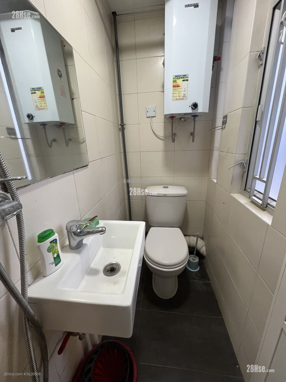 爱华阁 售盘 3 房 , 2 浴室 812 平方尺 ( 75.4 平方米 ) 爱华阁 售盘 3 房 , 2 浴室 812 平方尺 ( 75.4 平方米 )