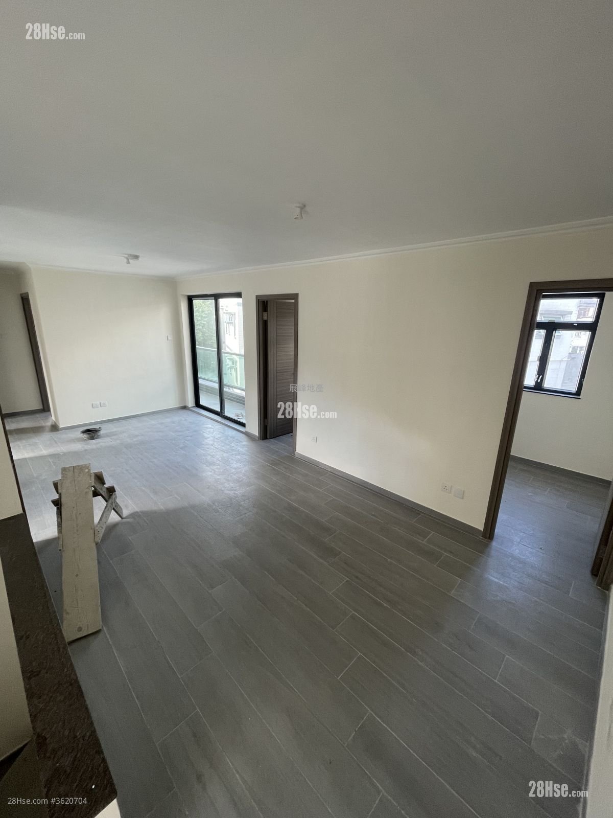 村屋 租盘 4 房 , 2 浴室 700 平方尺 ( 65.0 平方米 ) 村屋 租盘 4 房 , 2 浴室 700 平方尺 ( 65.0 平方米 )