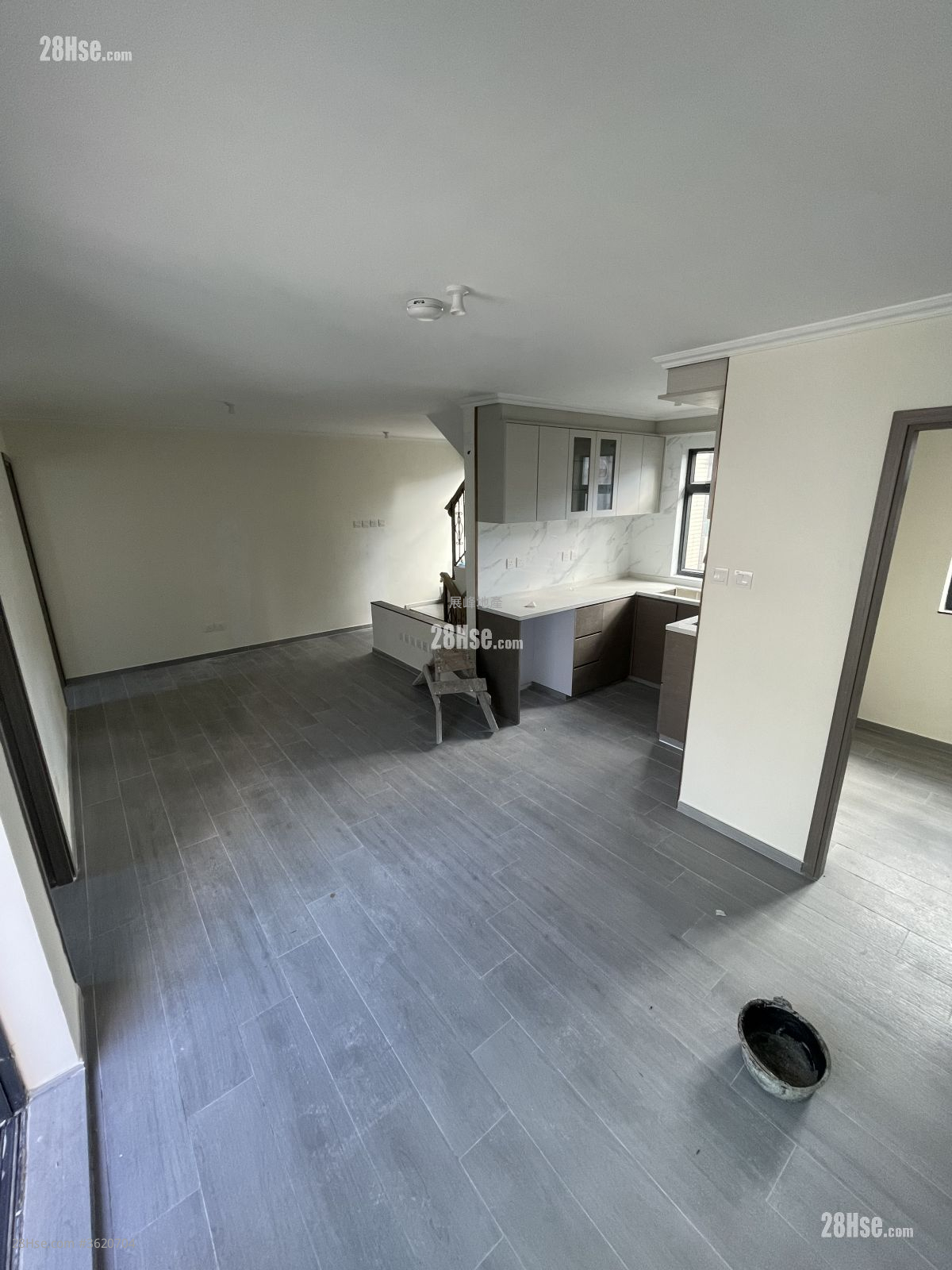 村屋 租盘 4 房 , 2 浴室 700 平方尺 ( 65.0 平方米 ) 村屋 租盘 4 房 , 2 浴室 700 平方尺 ( 65.0 平方米 )