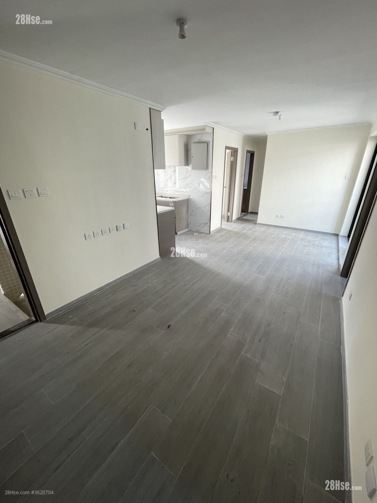 村屋 租盘 4 房 , 2 浴室 700 平方尺 ( 65.0 平方米 ) 村屋 租盘 4 房 , 2 浴室 700 平方尺 ( 65.0 平方米 )