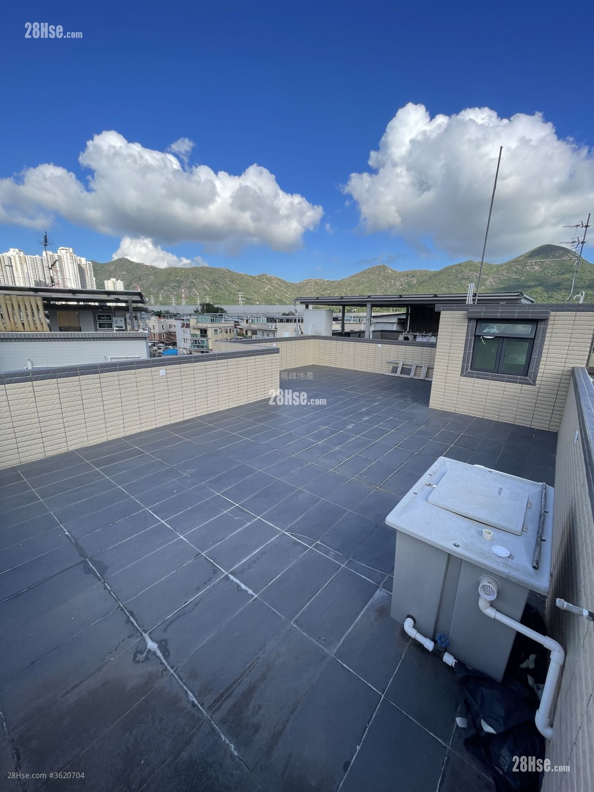 村屋 租盘 4 房 , 2 浴室 700 平方尺 ( 65.0 平方米 ) 村屋 租盘 4 房 , 2 浴室 700 平方尺 ( 65.0 平方米 )