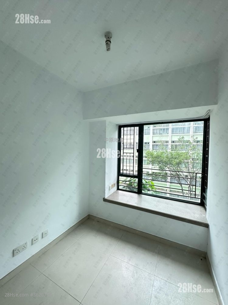 Dawning Views Sell 3 Bedrooms 578 ft² ( 53.7 m² ) Dawning Views Sell 3 Bedrooms 578 ft² ( 53.7 m² )